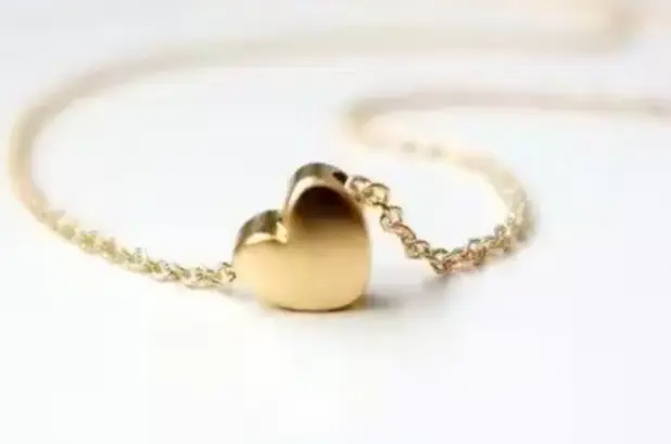 Gold Heart Shap Necklace 