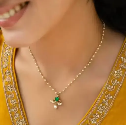 pearl chain pendent
